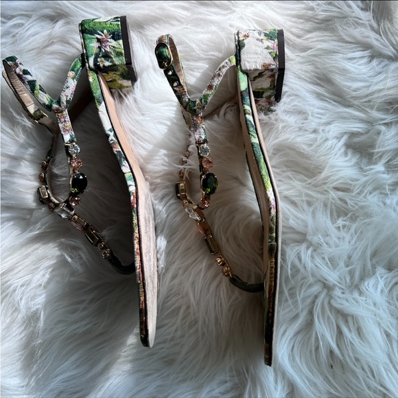 DOLCE & GABBANA FLORAL PATTERNED THONG STYLE SANDALS - Picture 11 of 14